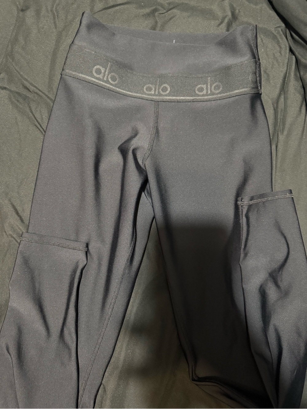 Alo women  Black High-Rise Leggings with Side Pockets